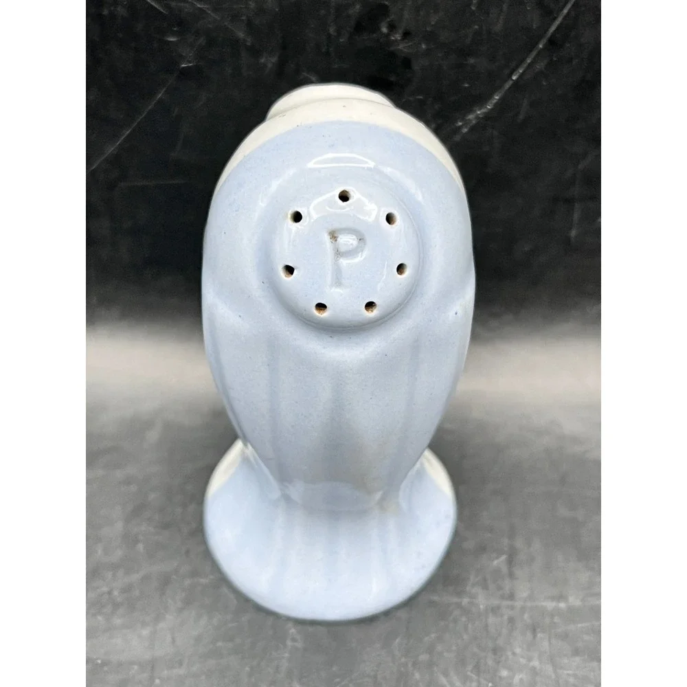 Vtg Art Deco One Piece Usona Chester WV Artware Salt & Pepper Shaker Blue‎ White